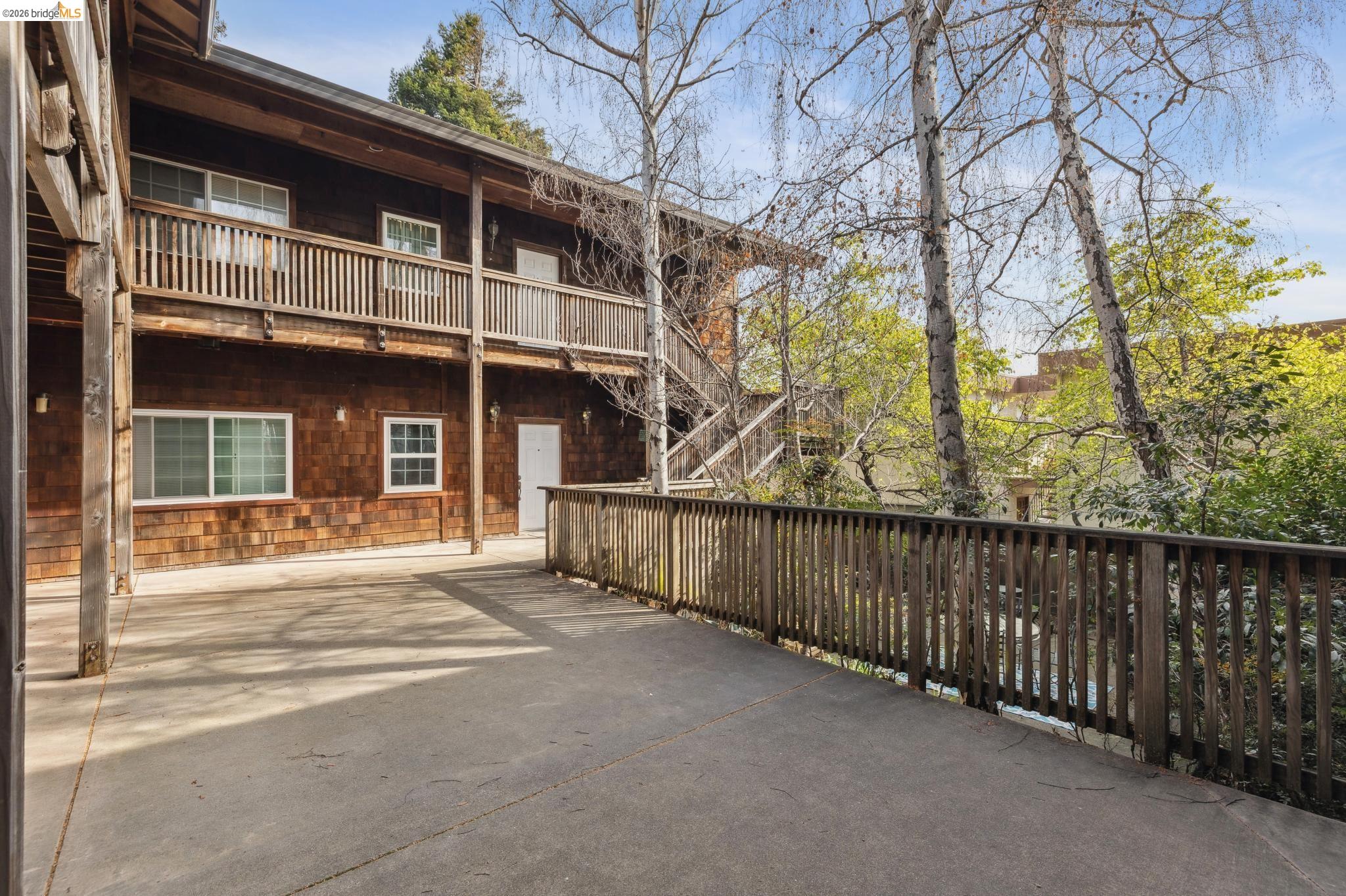 1708 Lexington Ave # 5