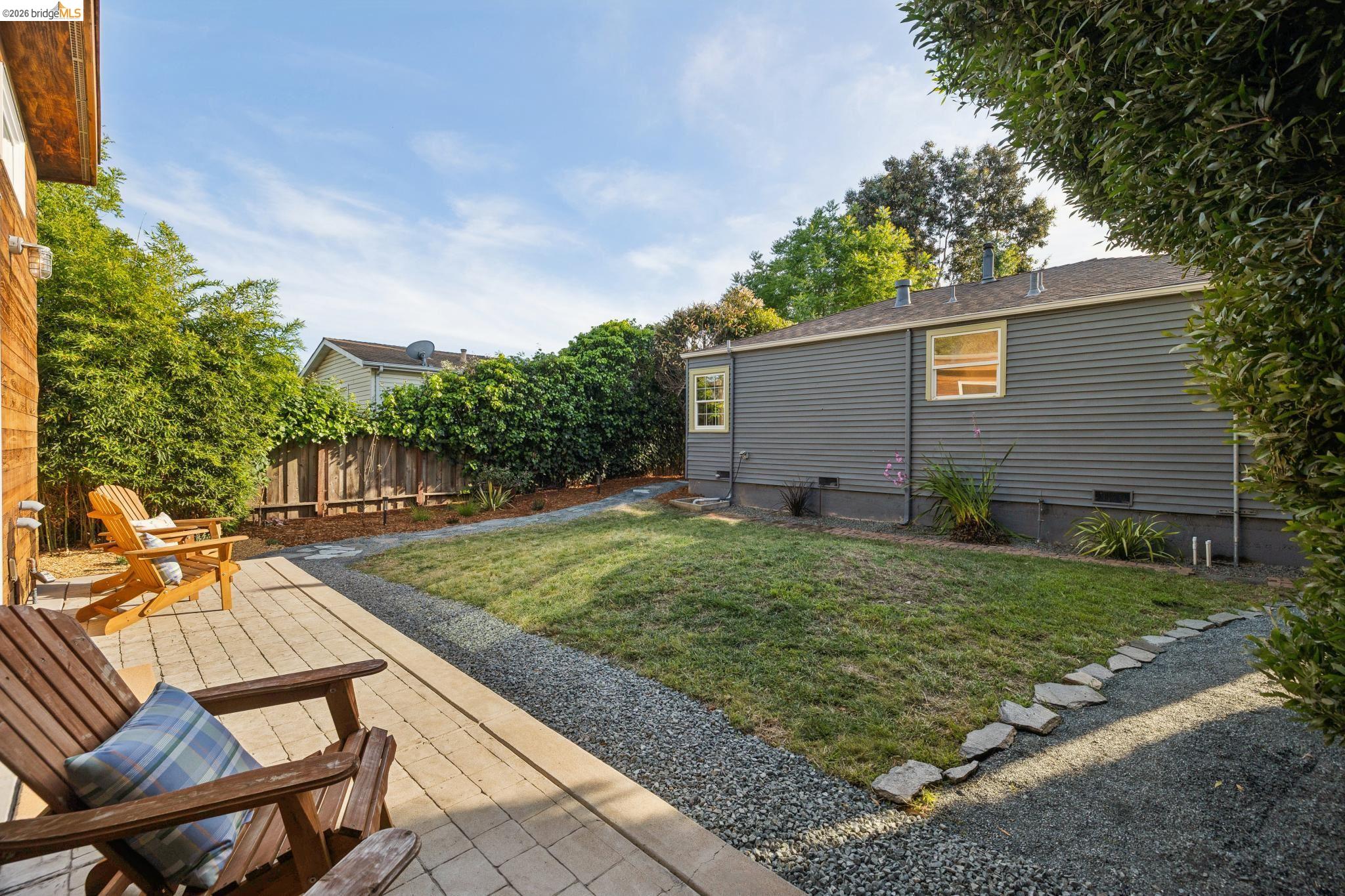 738 Ventura St