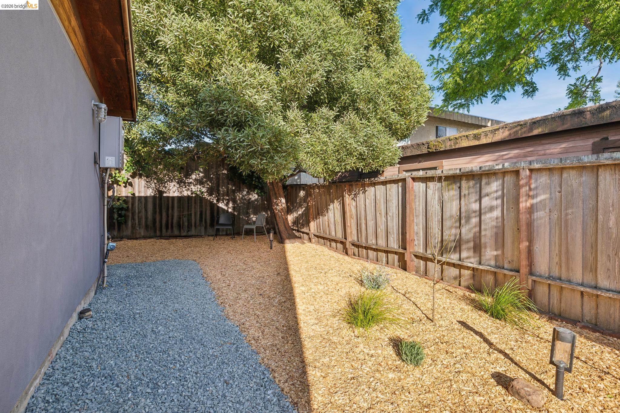 738 Ventura St