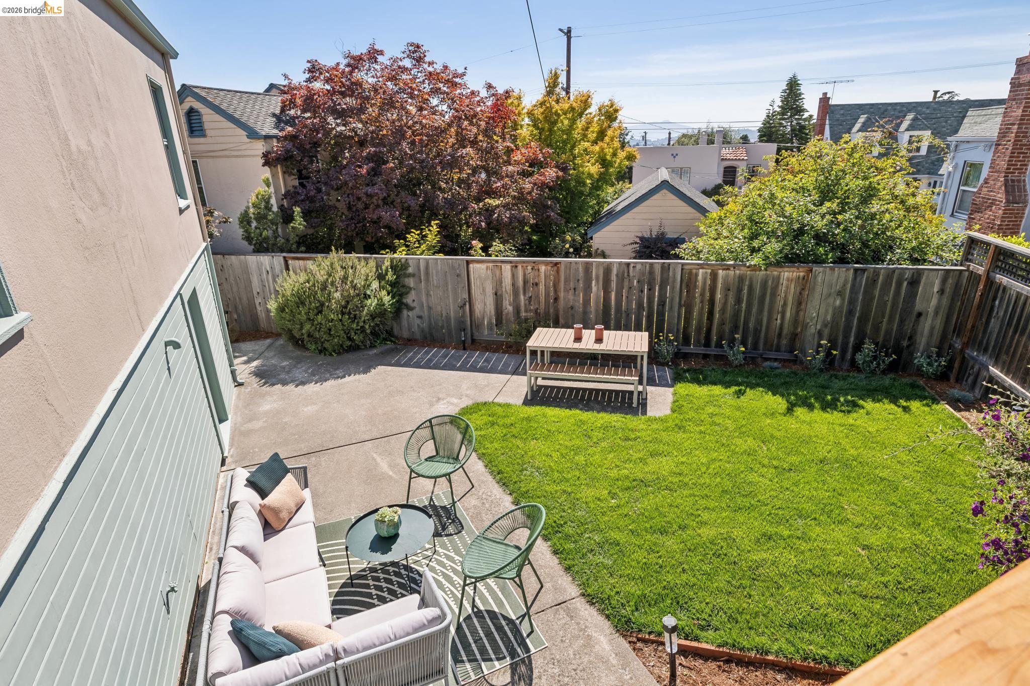 5439 Barrett Ave