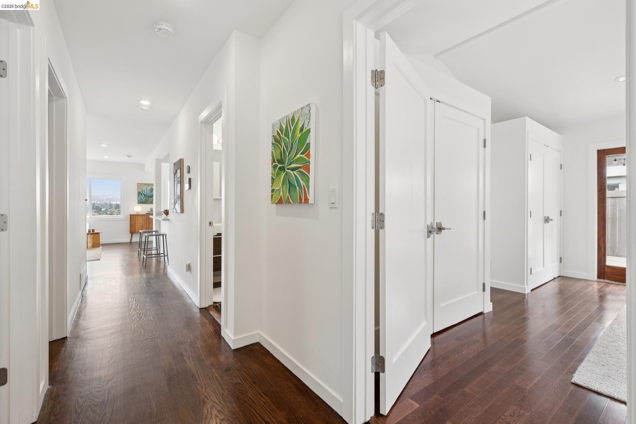 855 Washington