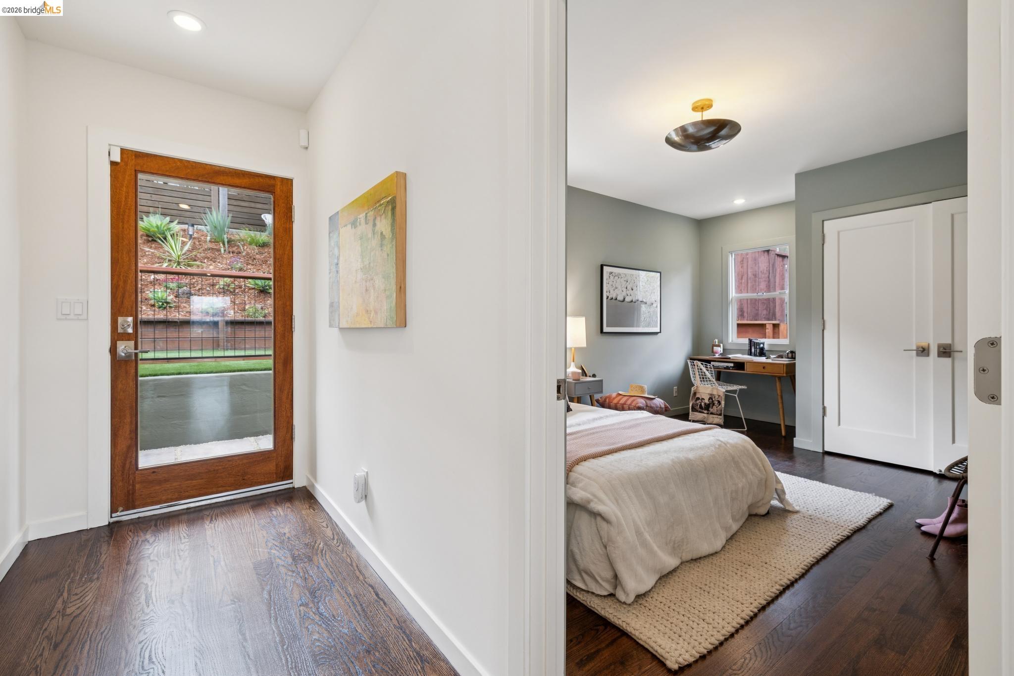 855 Washington