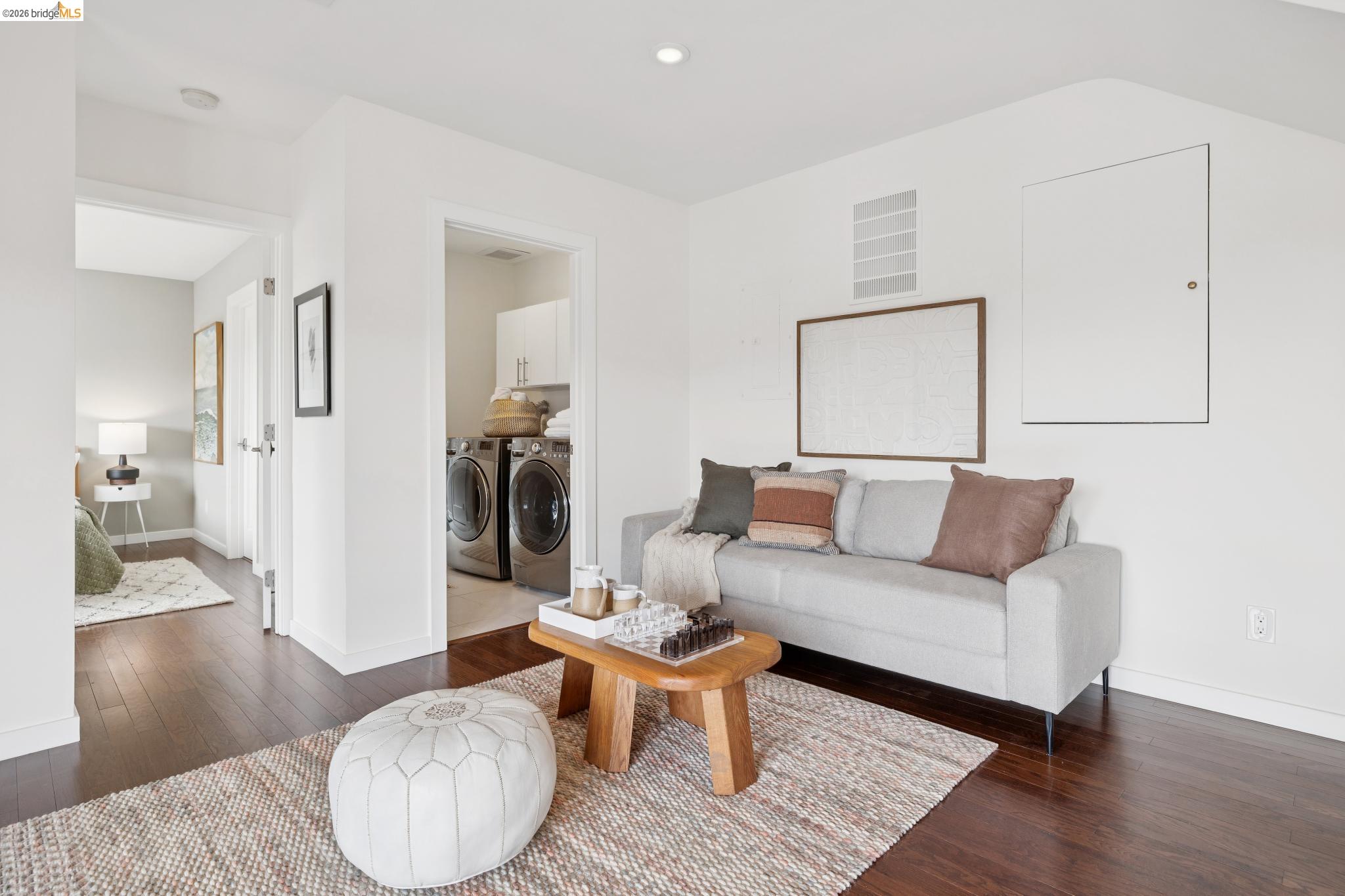 855 Washington
