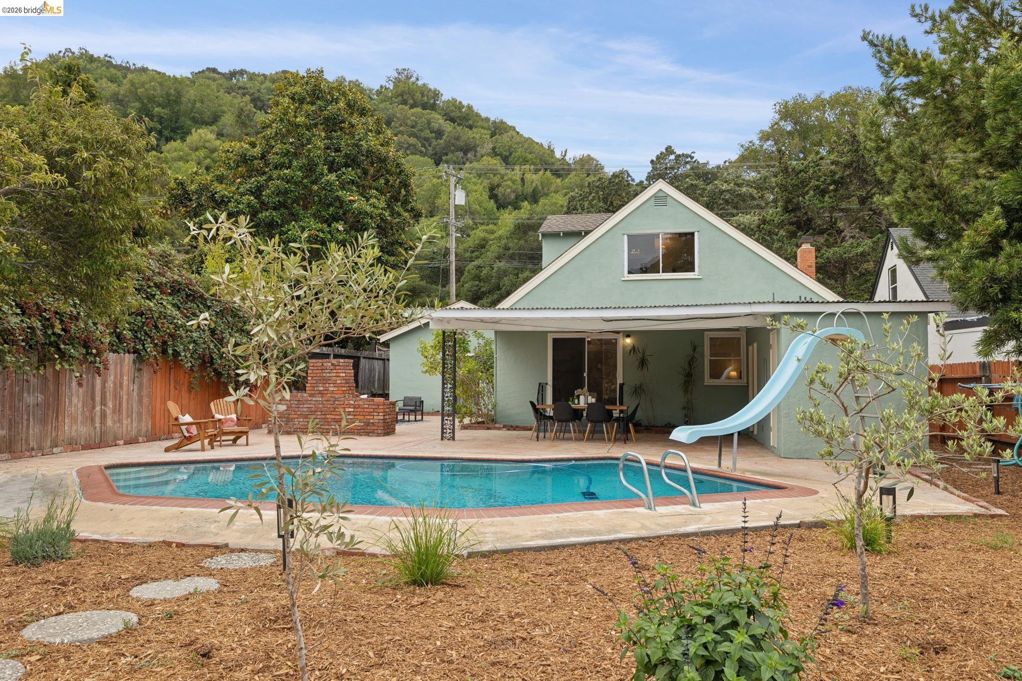 3323 Pinole Valley Rd