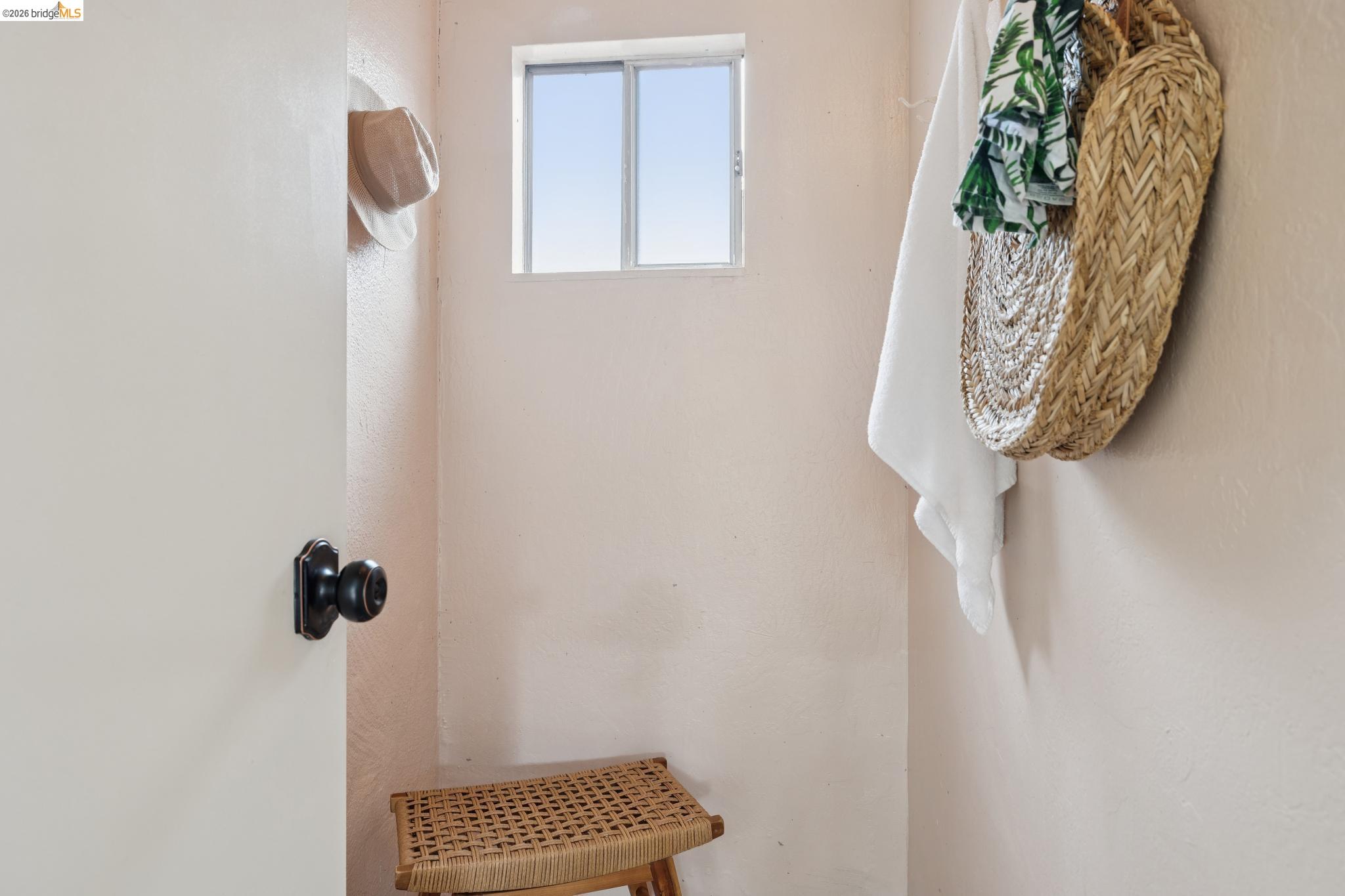3323 Pinole Valley Rd