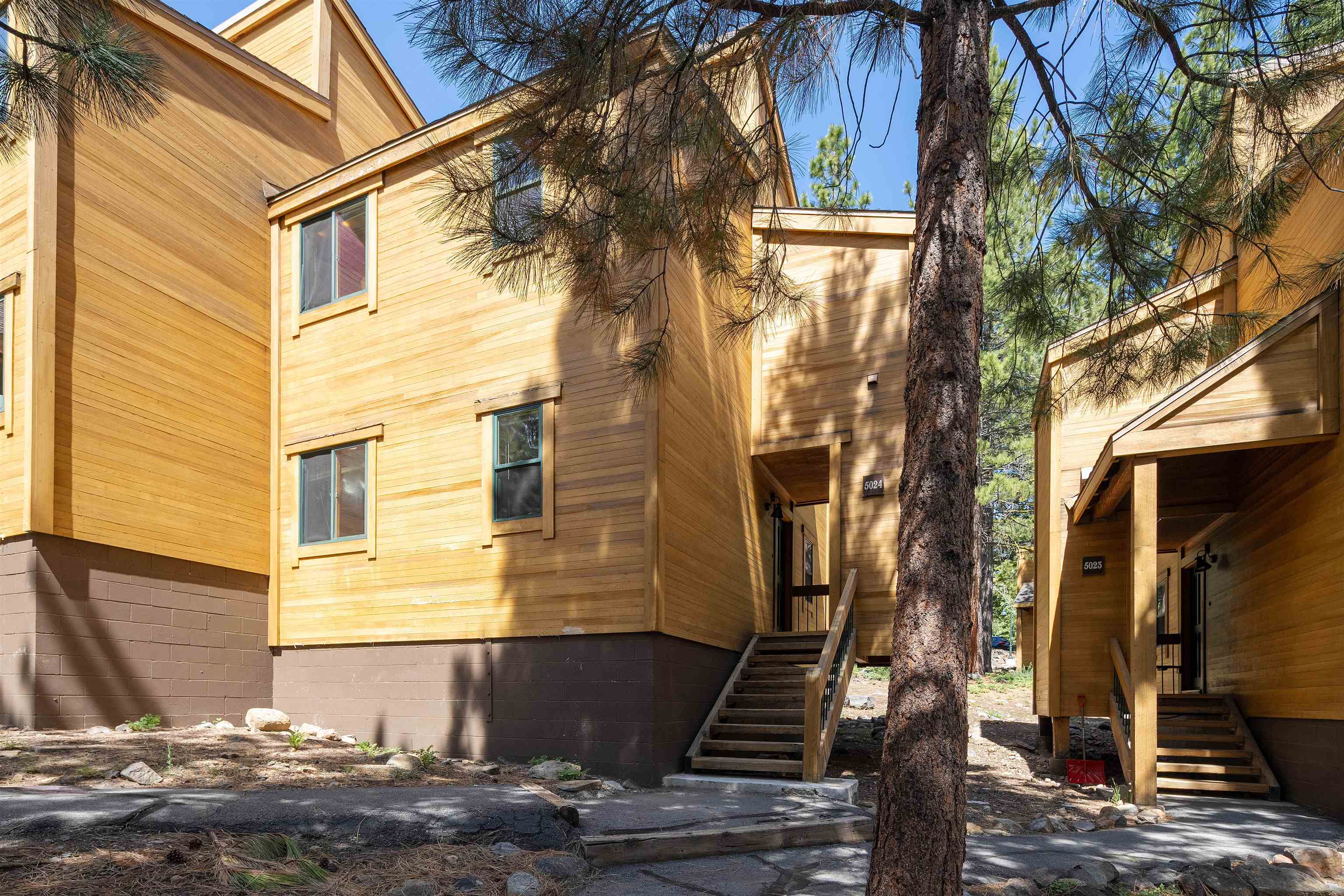 5024 Gold Bend
