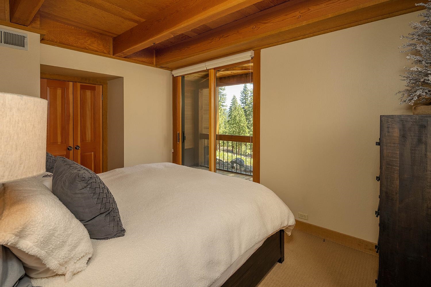 5108 Gold Bend Unit: 5108