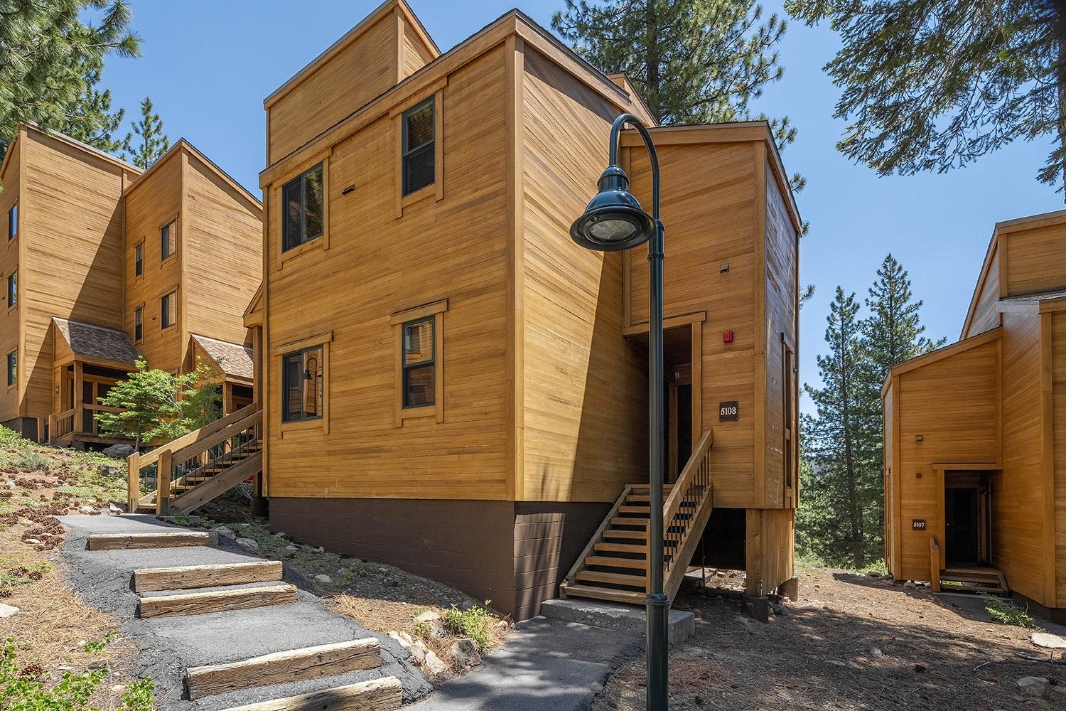5108 Gold Bend Unit: 5108