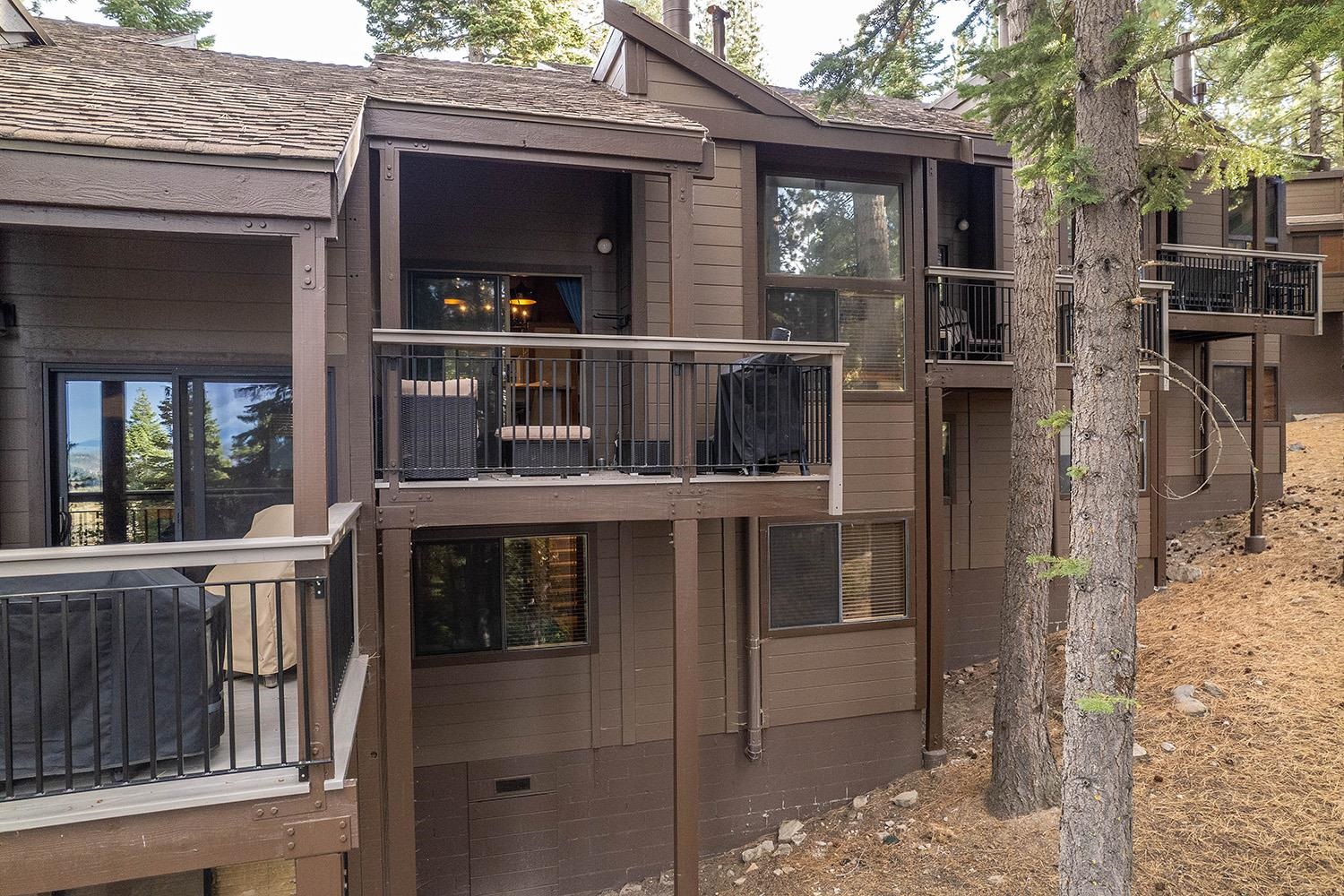 6133 Feather Ridge