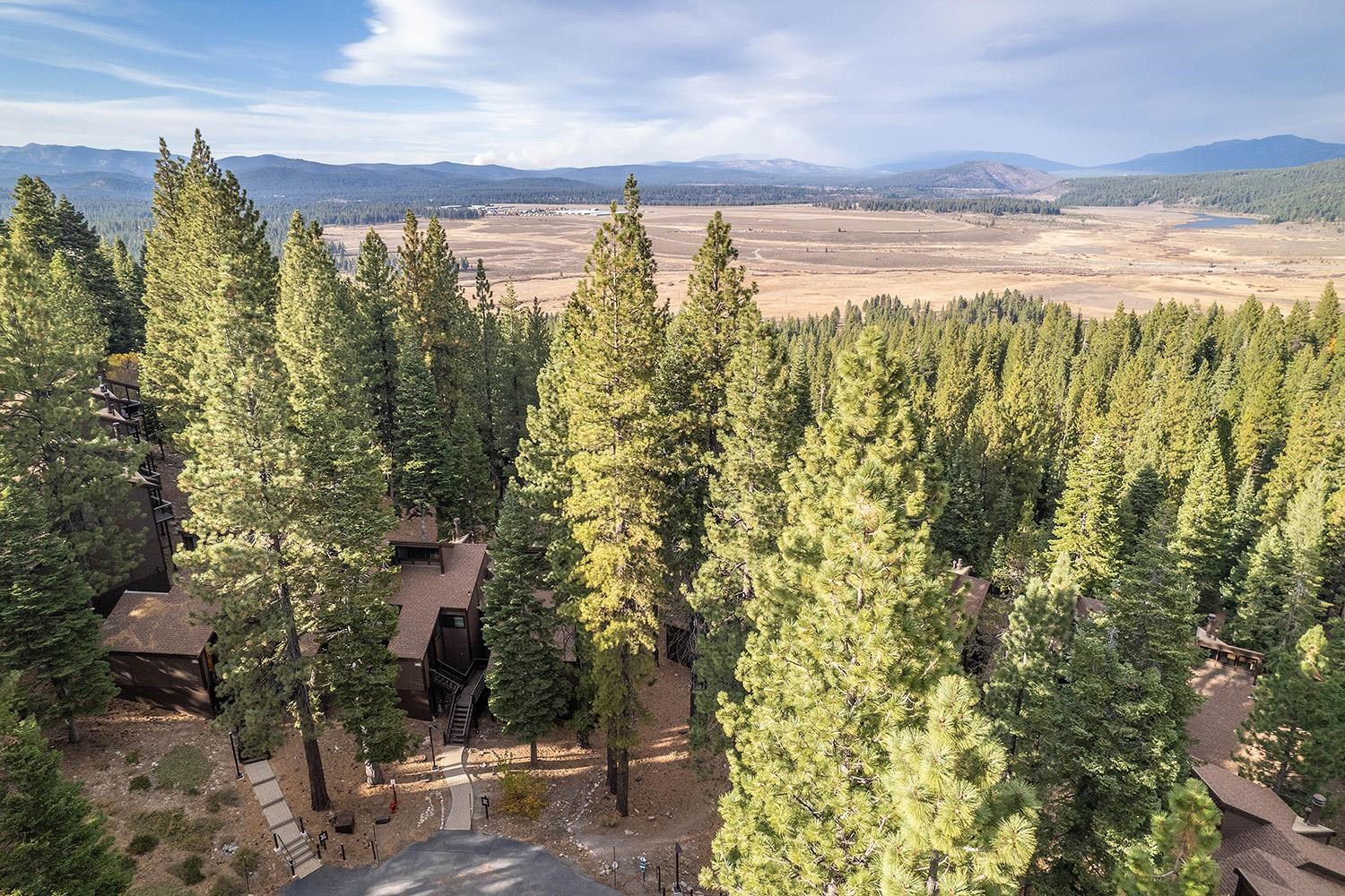 6133 Feather Ridge