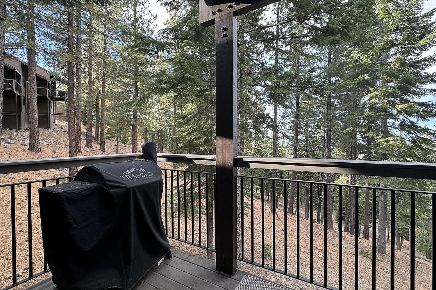 6133 Feather Ridge