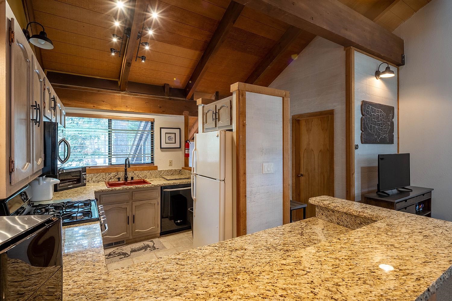 6133 Feather Ridge