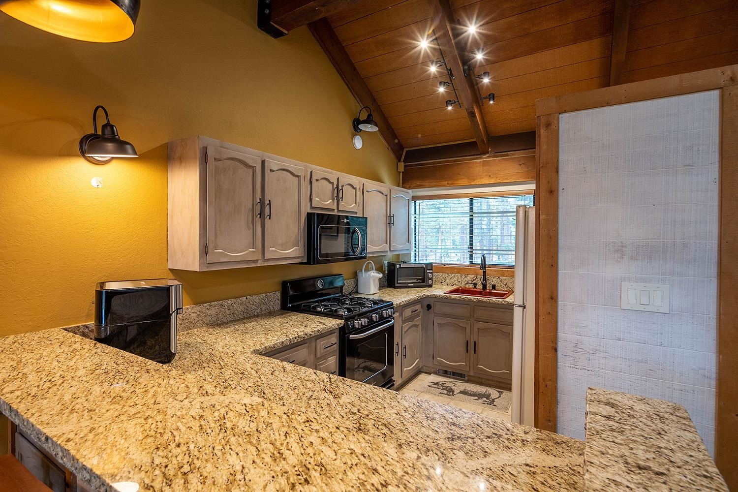 6133 Feather Ridge