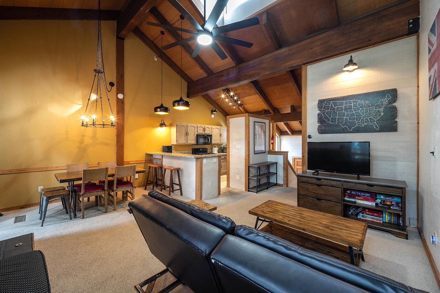 6133 Feather Ridge