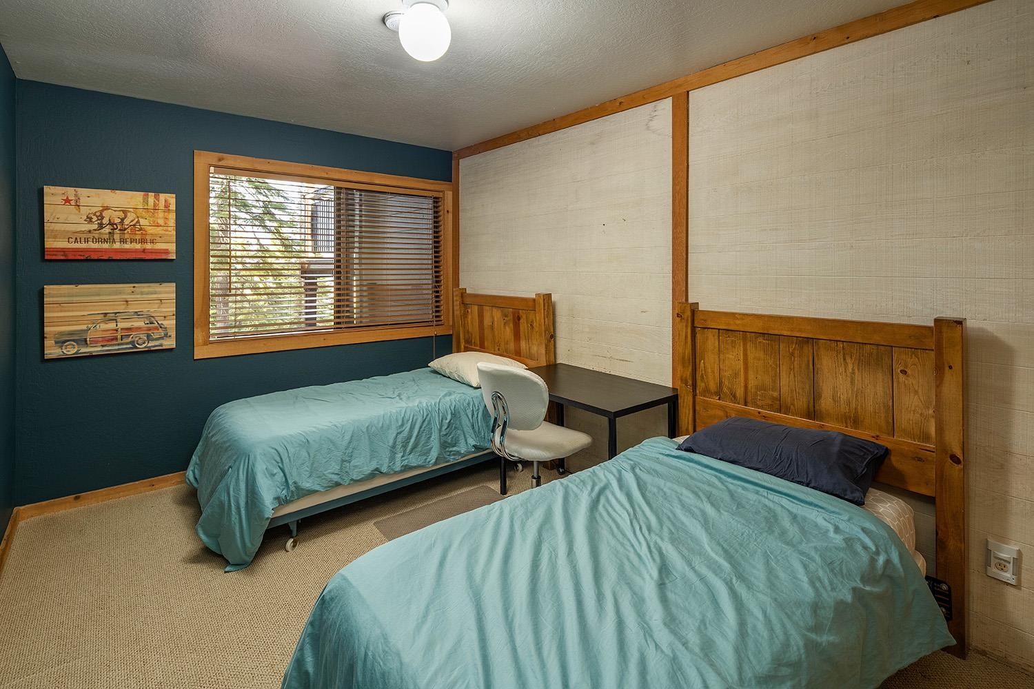 6133 Feather Ridge