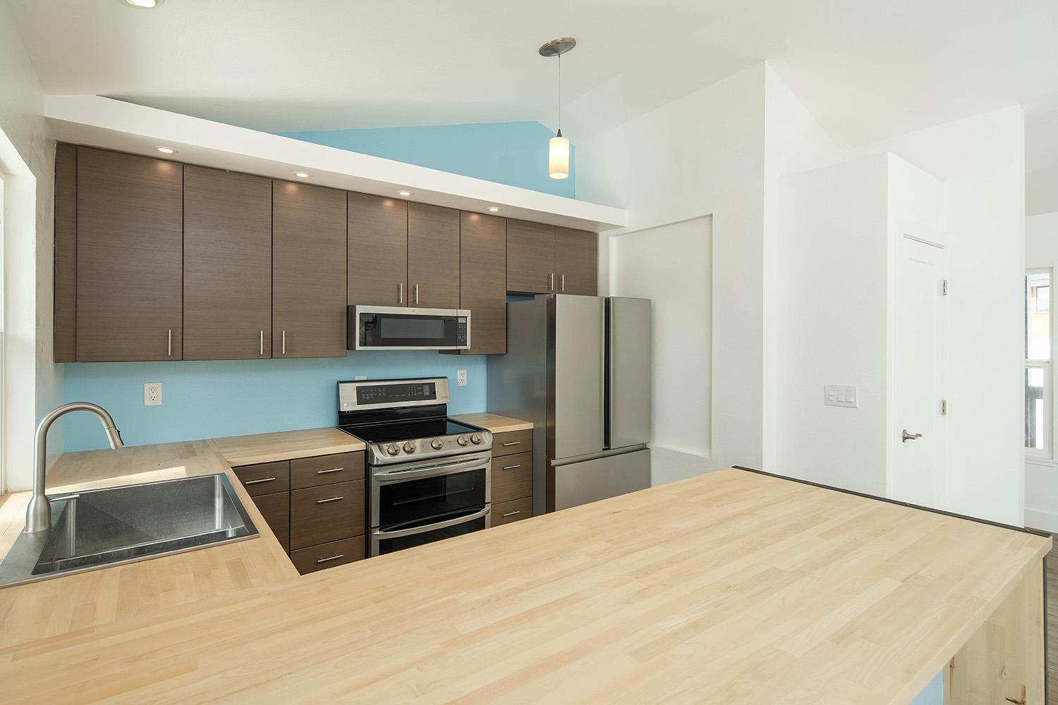 12133 Highland Avenue