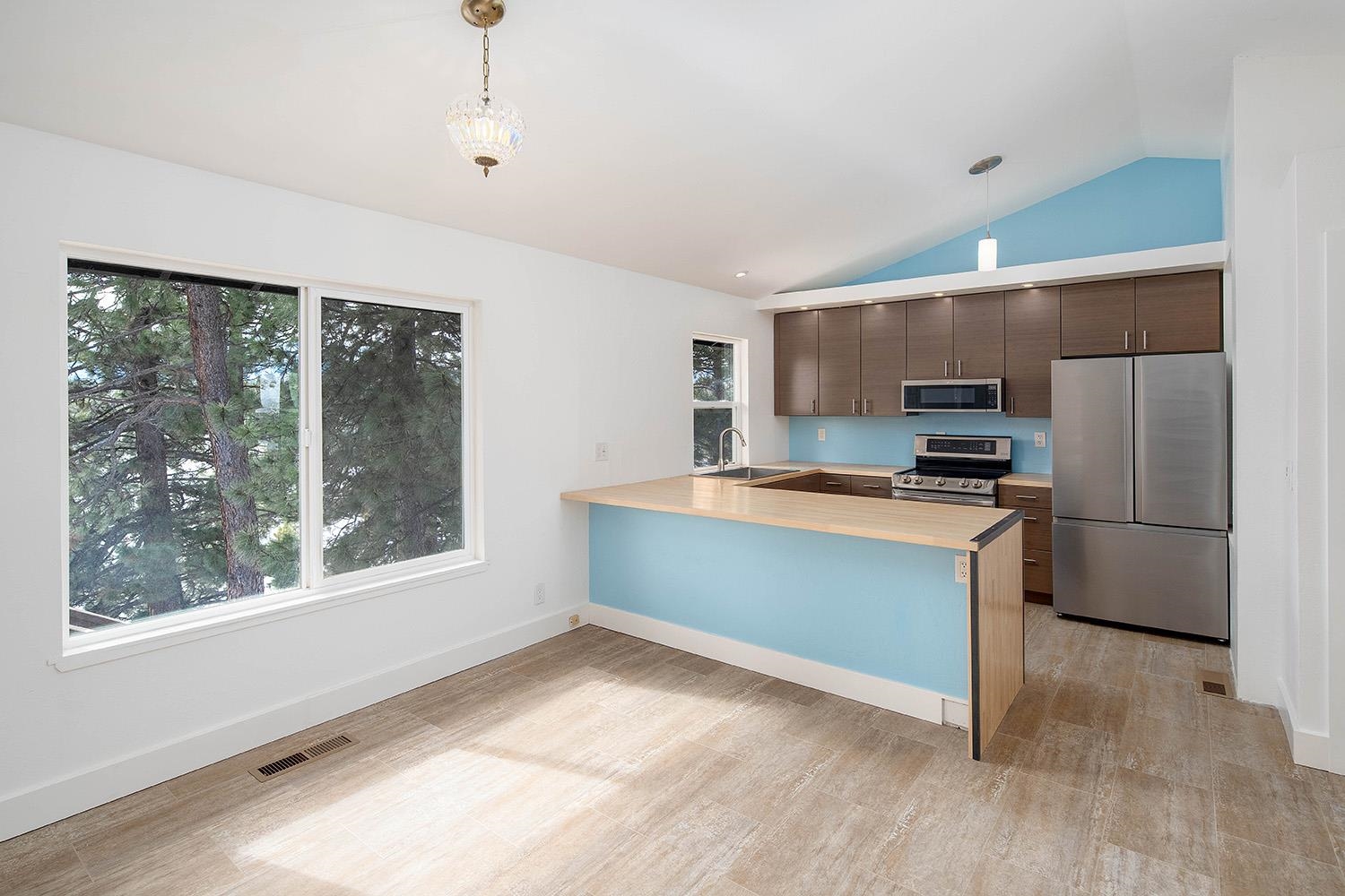 12133 Highland Avenue