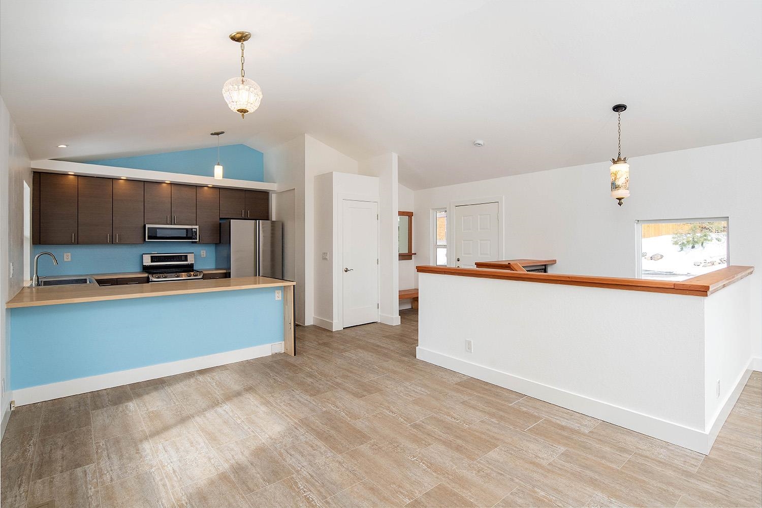 12133 Highland Avenue