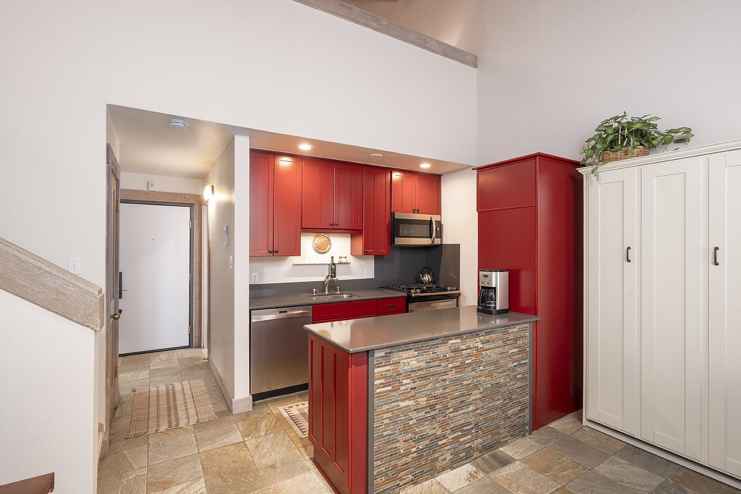 2000 North Village Drive Unit: 312