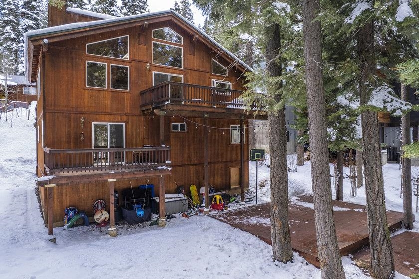 10694 Laurelwood Drive