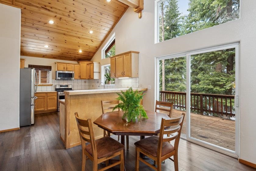 10694 Laurelwood Drive