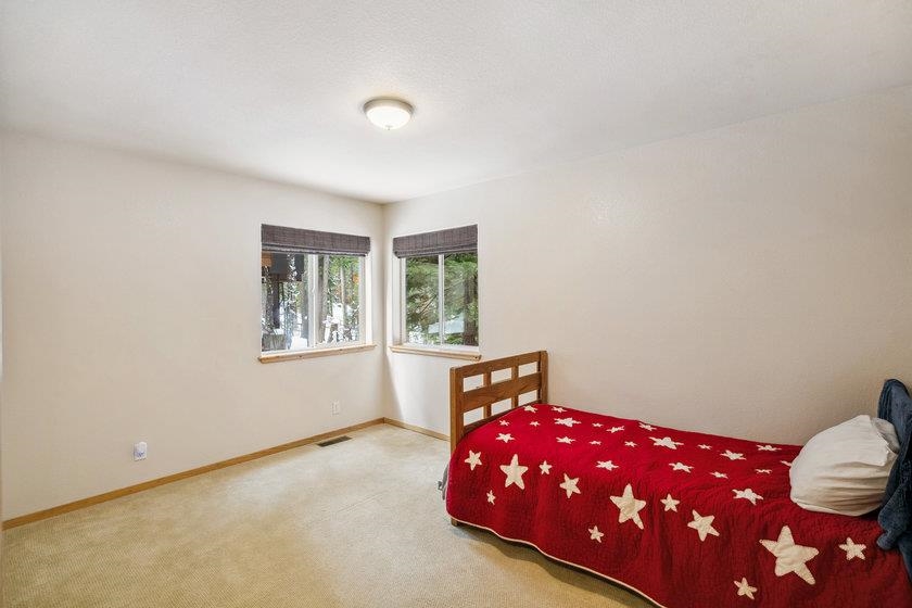 10694 Laurelwood Drive