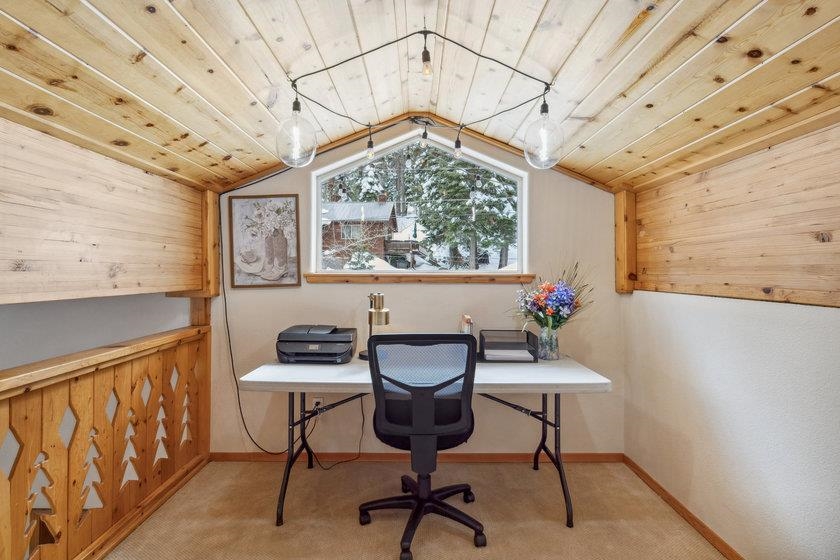 10694 Laurelwood Drive