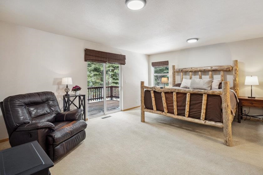 10694 Laurelwood Drive