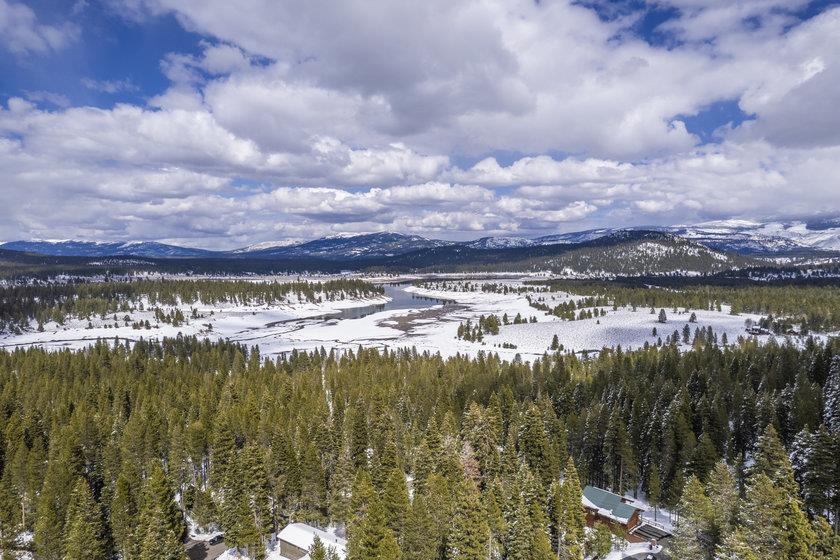 10694 Laurelwood Drive