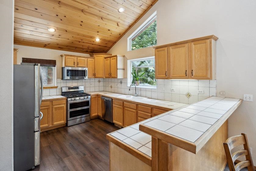 10694 Laurelwood Drive