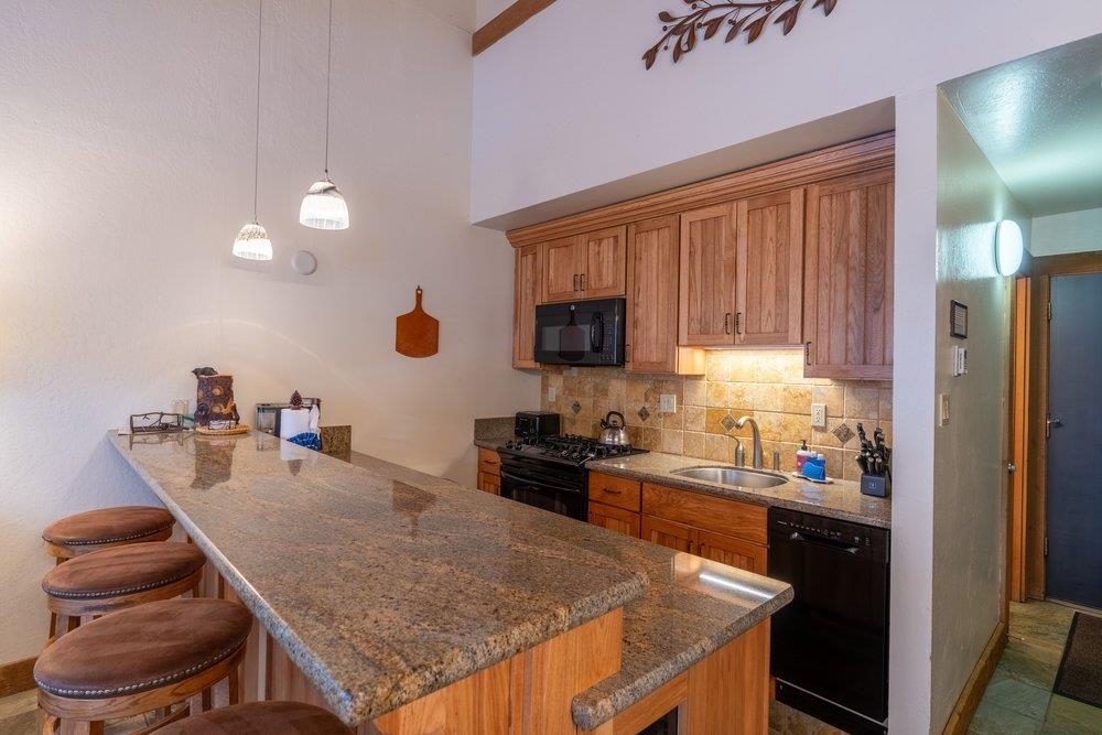 2000 North Village Drive Unit: 316