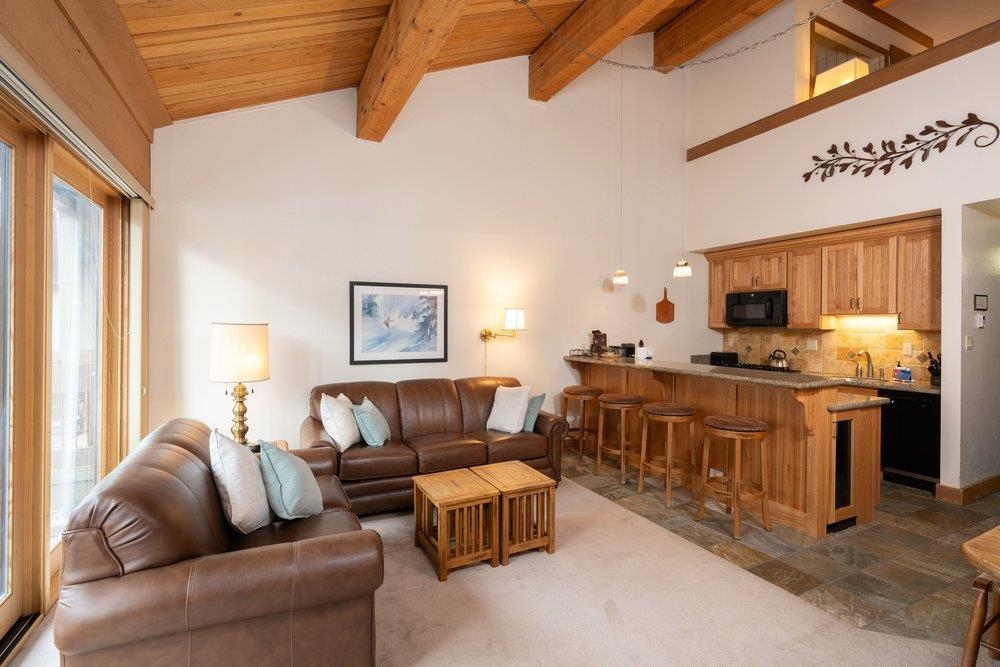 2000 North Village Drive Unit: 316