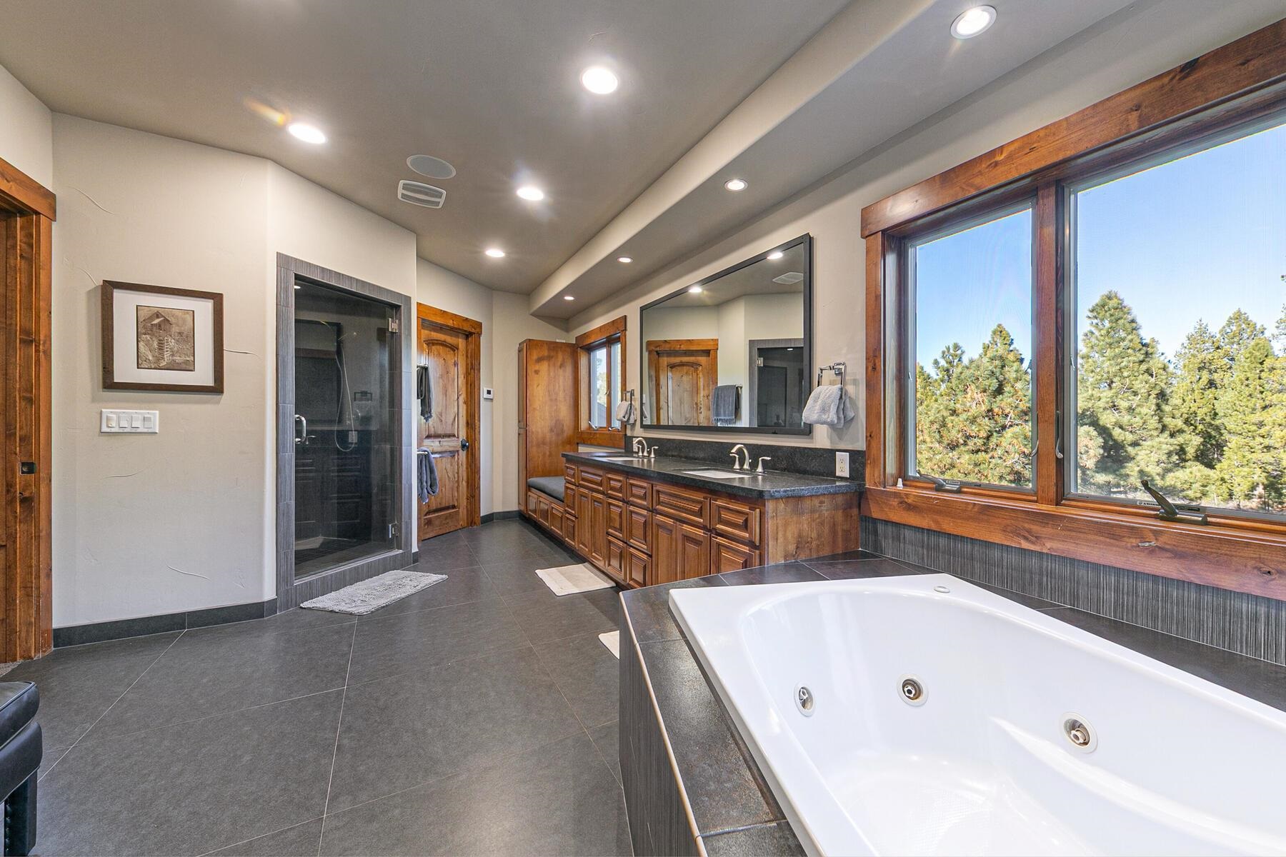 11710 Tinkers Landing