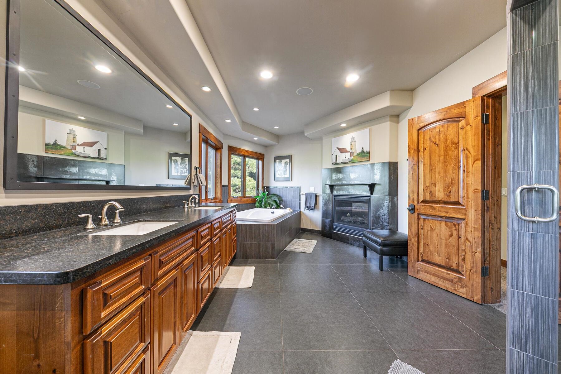 11710 Tinkers Landing