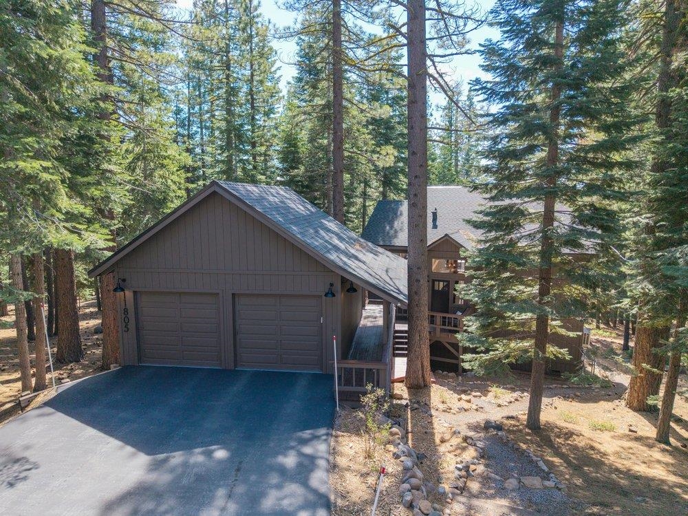 11805 Saint Bernard Drive