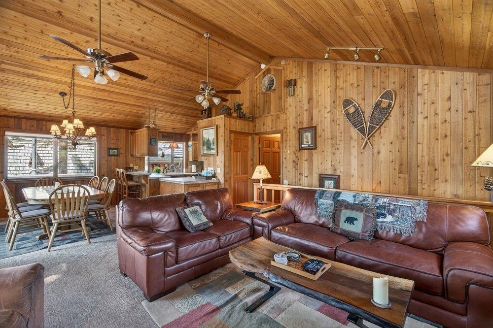 1090 Canterbury Drive