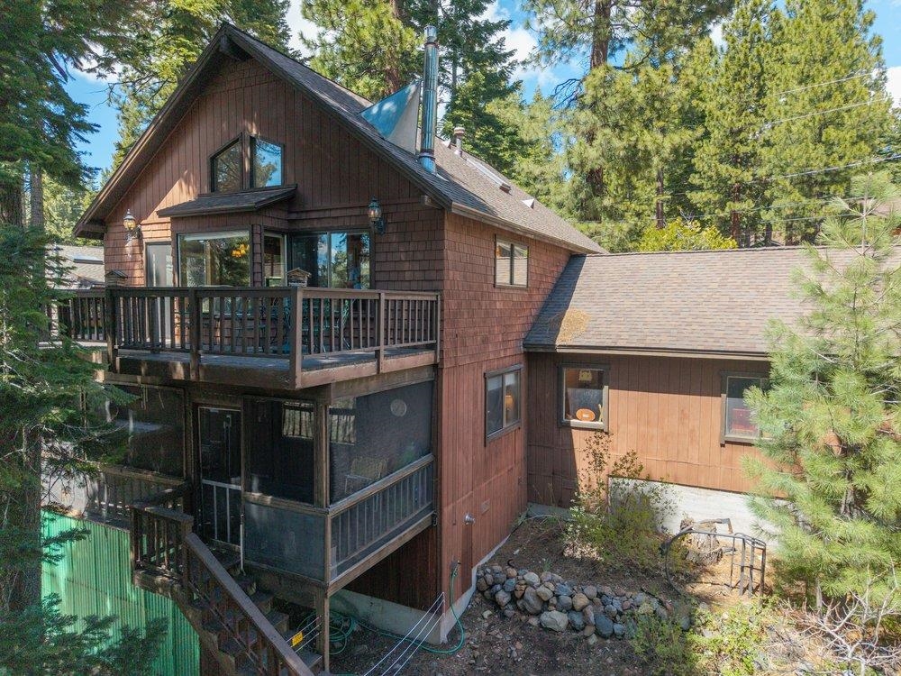 1090 Canterbury Drive