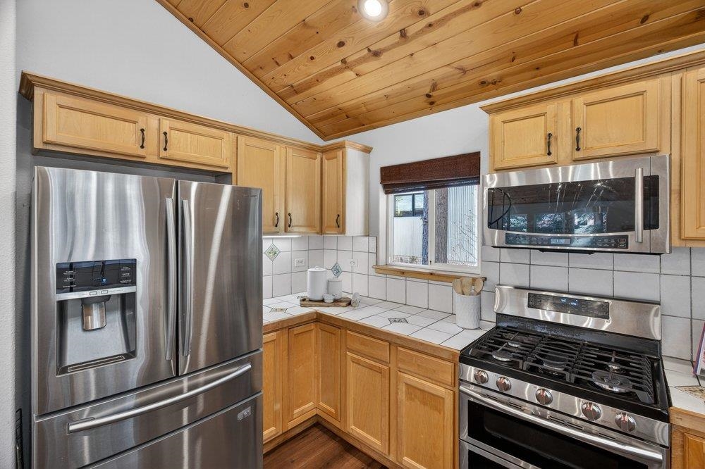 10694 Laurelwood Drive