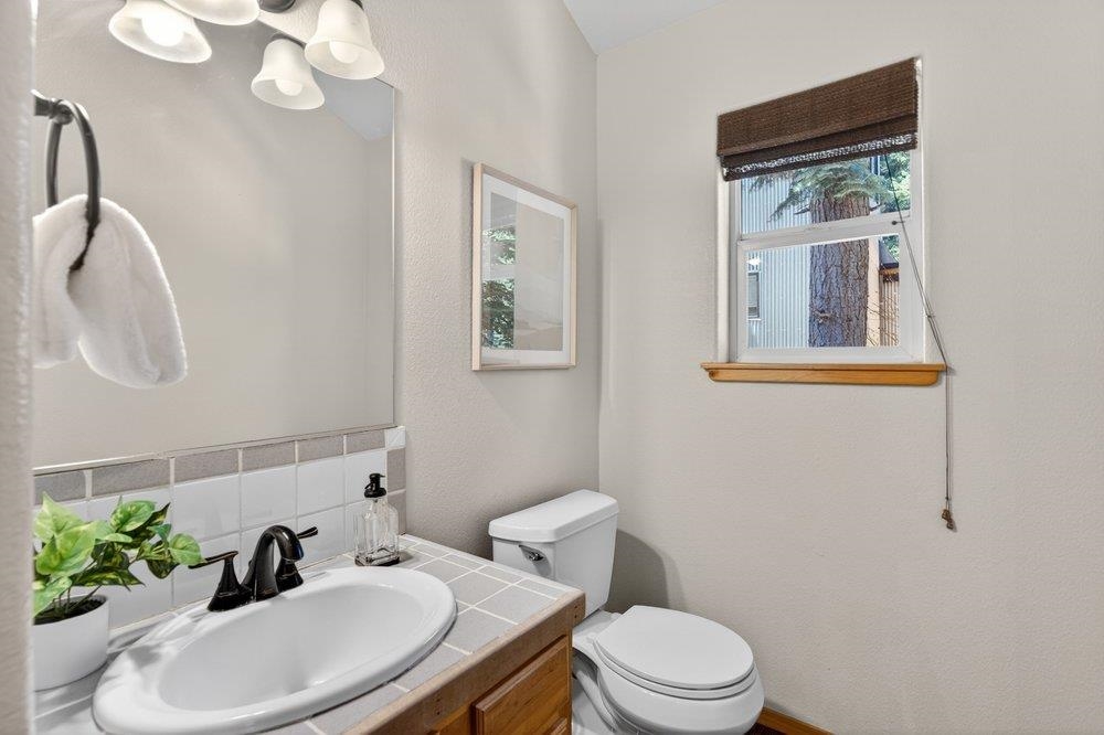 10694 Laurelwood Drive