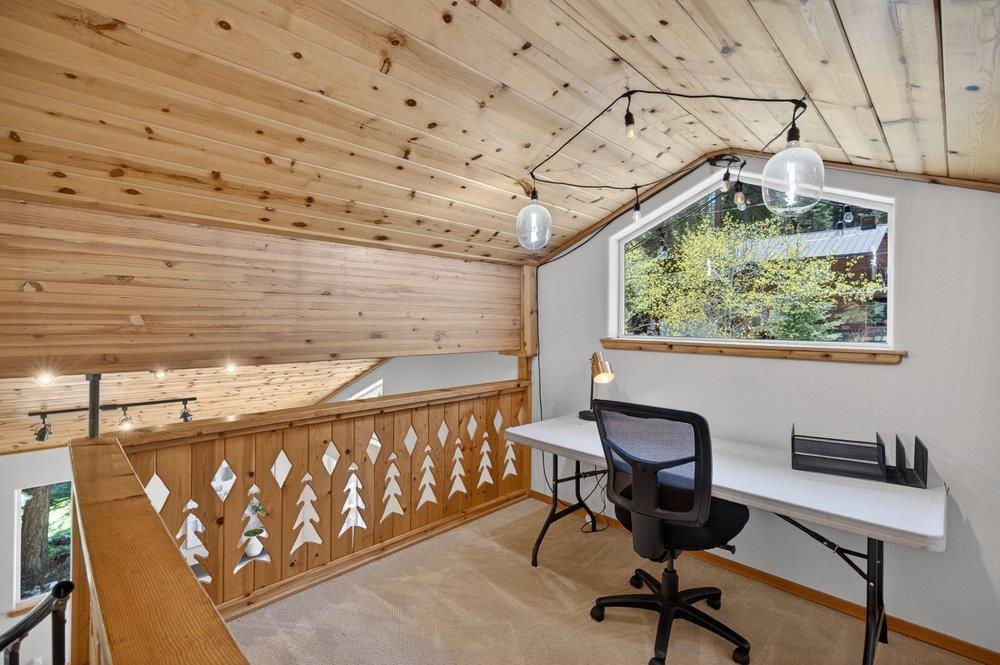 10694 Laurelwood Drive