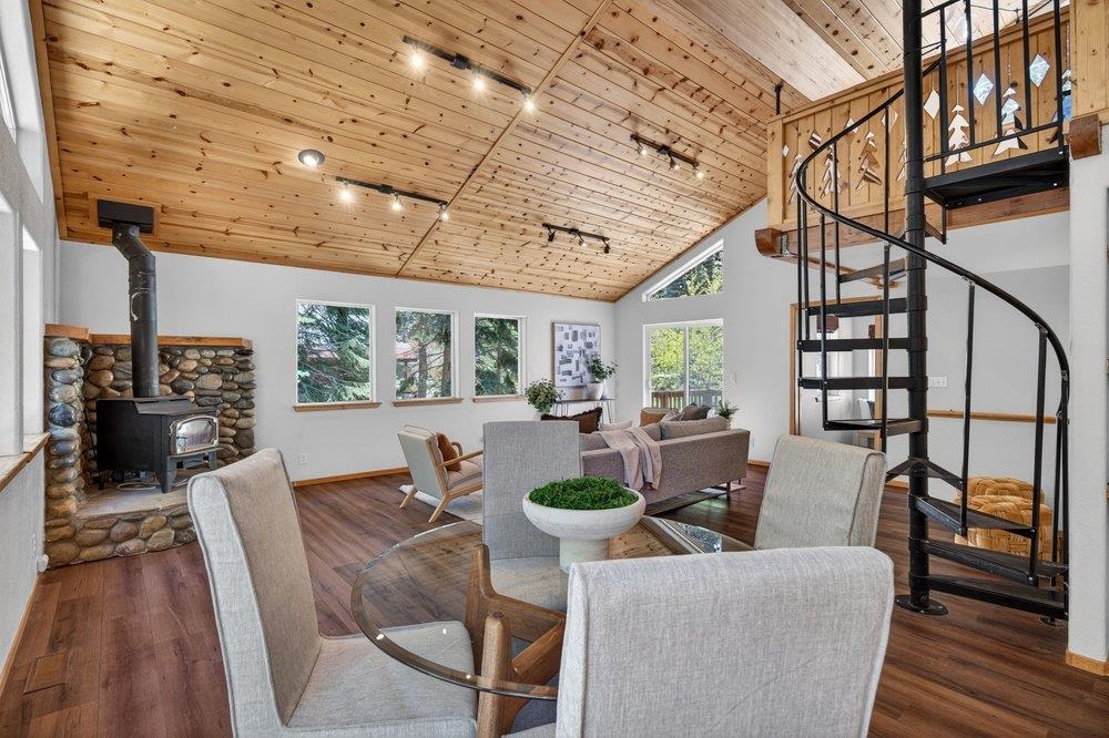 10694 Laurelwood Drive