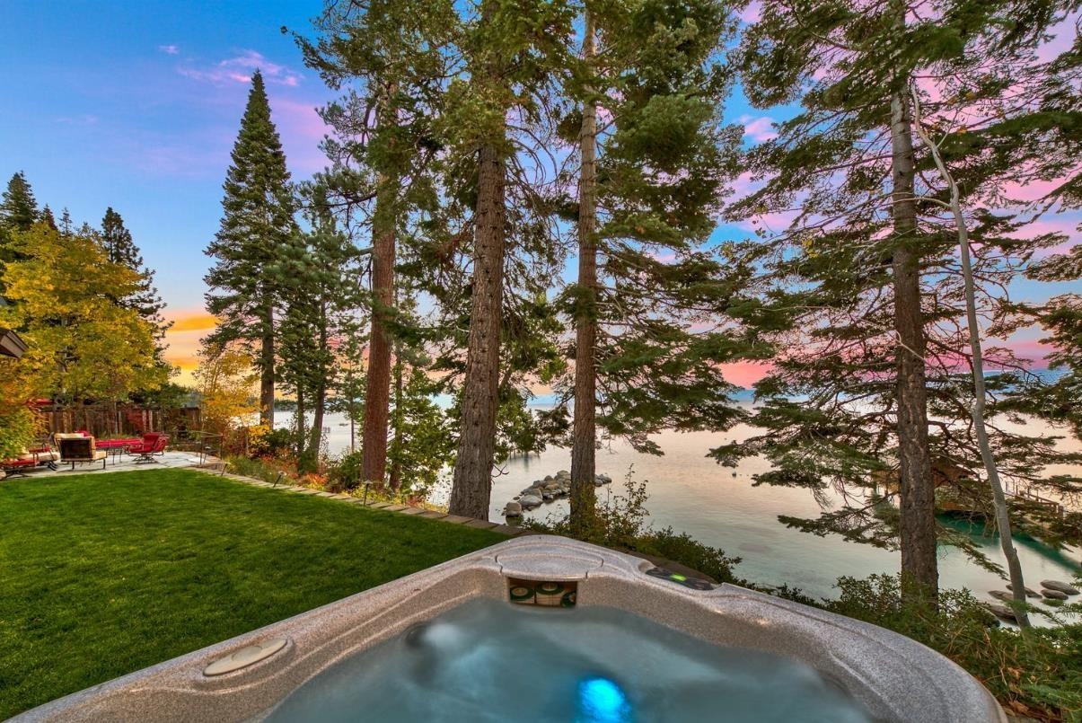 8747 Lakeside Drive