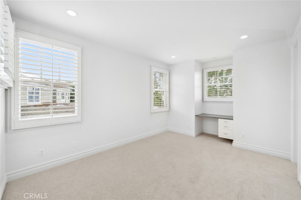 2 Crooked Stick Drive