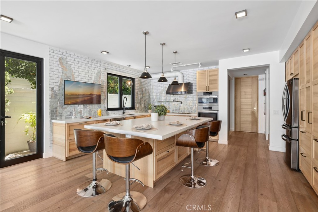 6 Jupiter Hills Drive