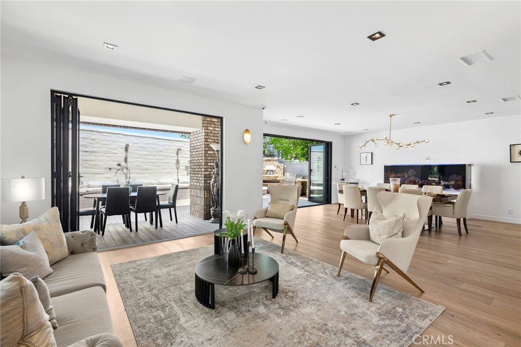 6 Jupiter Hills Drive