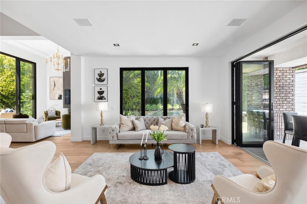 6 Jupiter Hills Drive