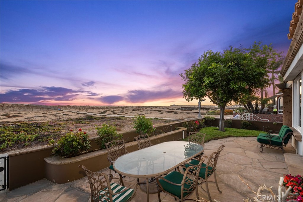 1201 E Balboa Boulevard