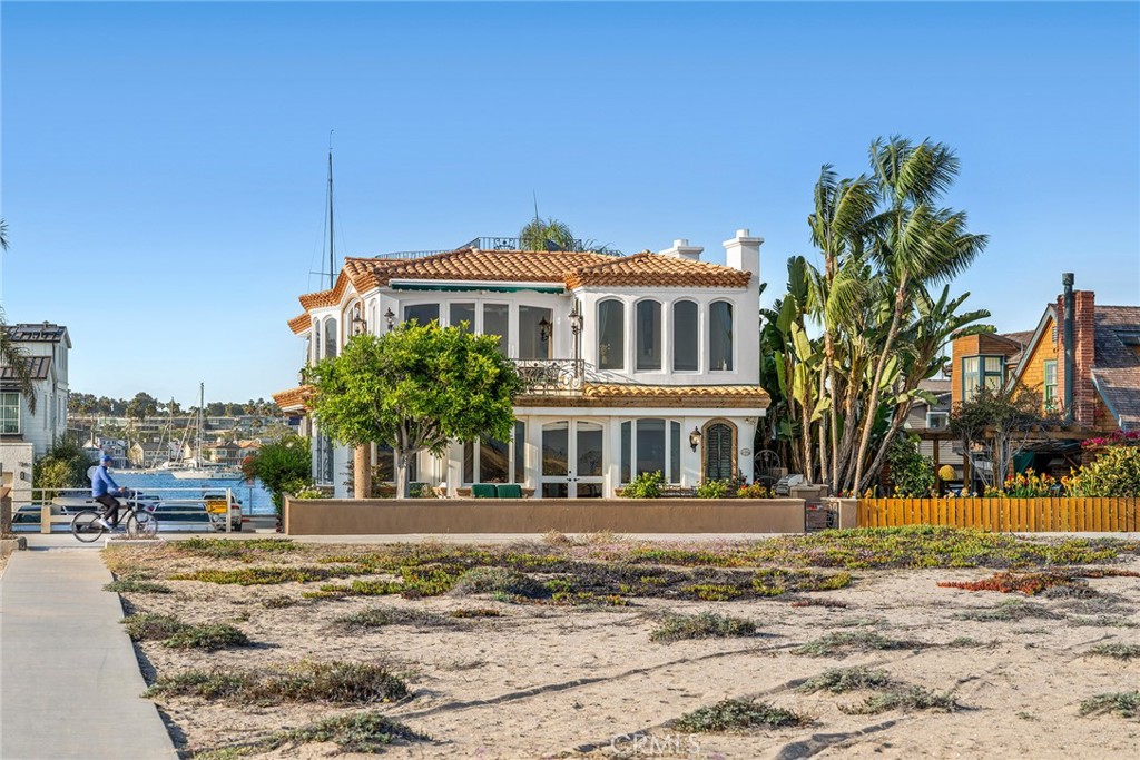 1201 E Balboa Boulevard