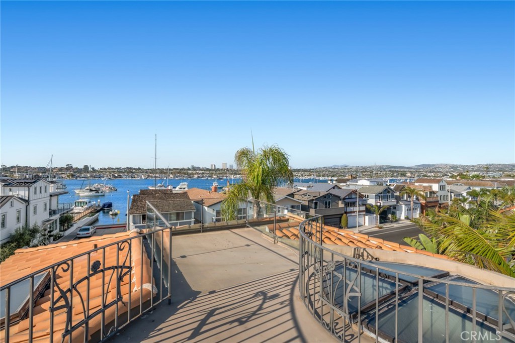 1201 E Balboa Boulevard