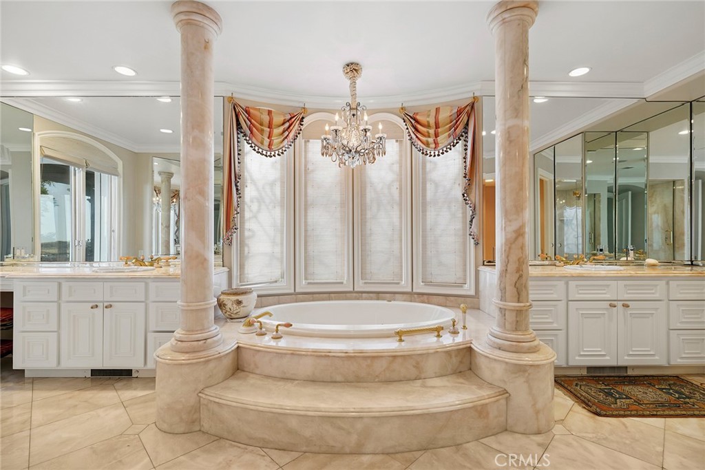 1201 E Balboa Boulevard